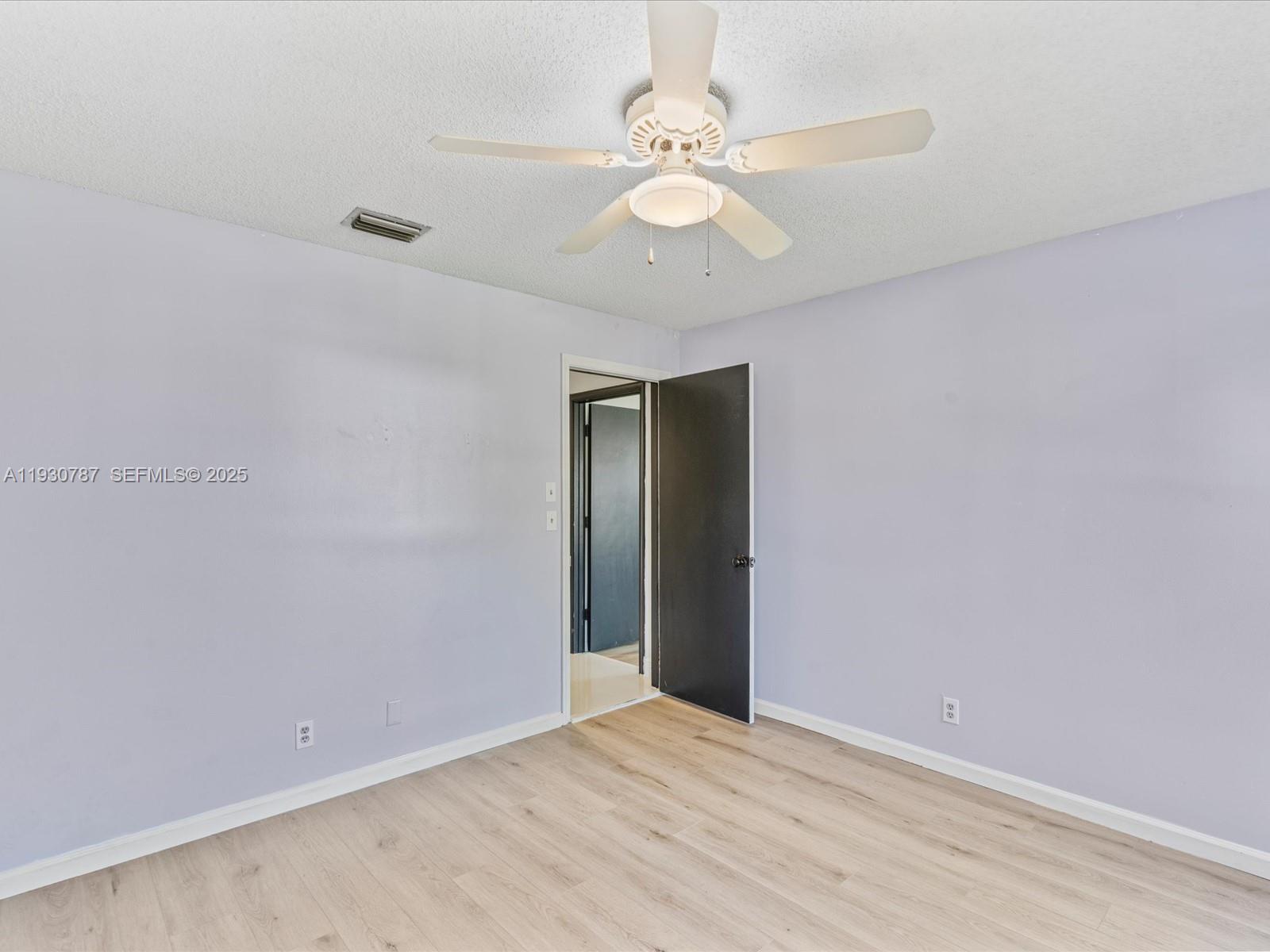 CORAL SPRINGS COUNTRY CLU - Residential