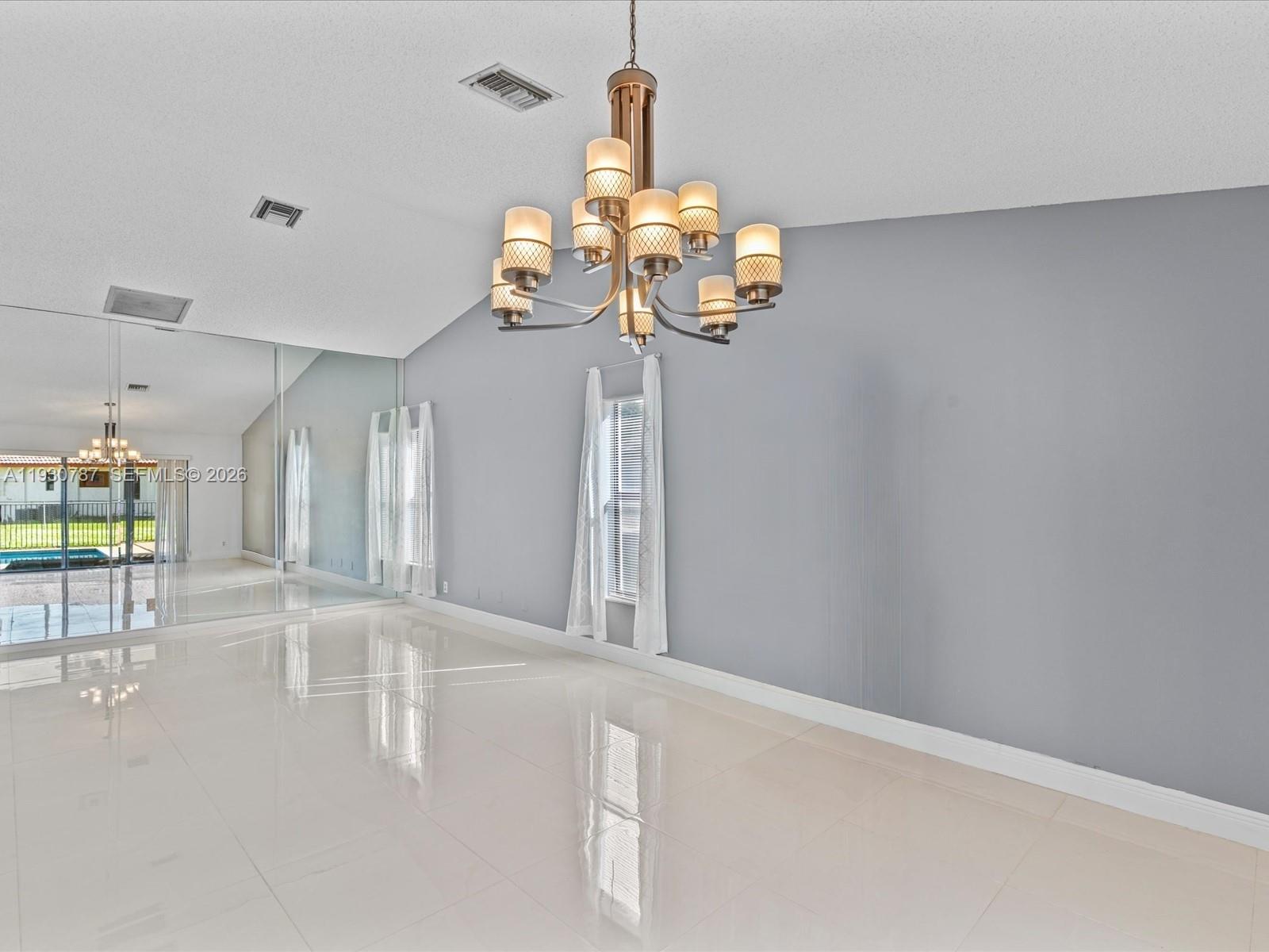 CORAL SPRINGS COUNTRY CLU - Residential
