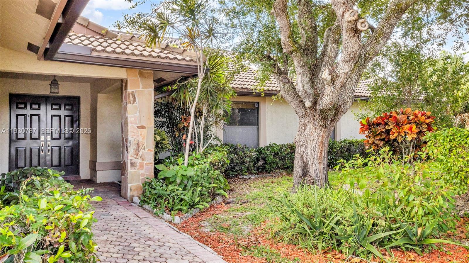 CORAL SPRINGS COUNTRY CLU - Residential