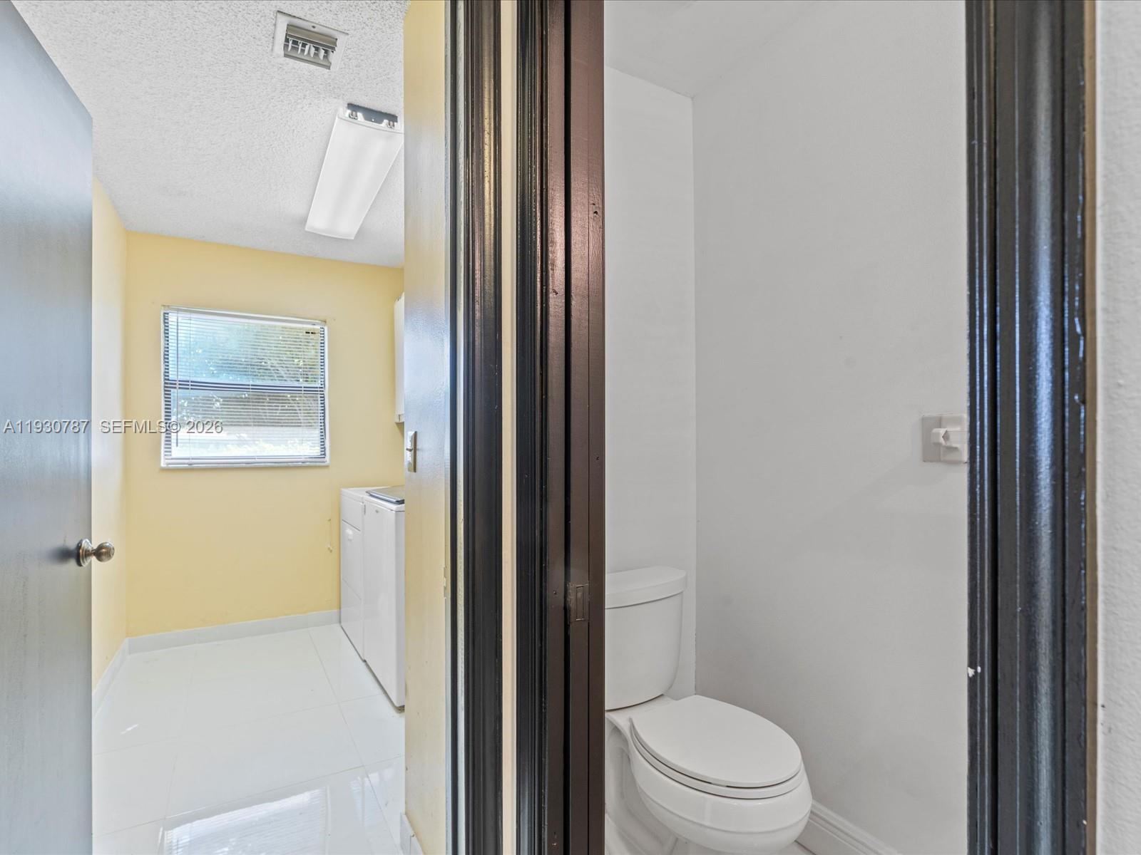 CORAL SPRINGS COUNTRY CLU - Residential