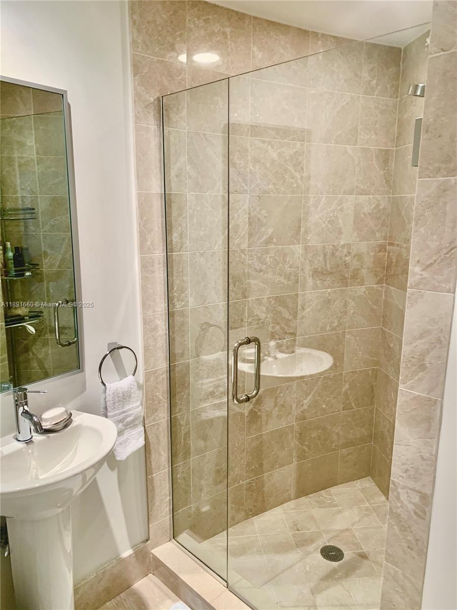 JADE BEACH CONDO - Residential Lease