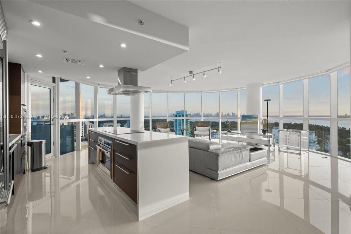 LA GORCE PALACE CONDO - Residential