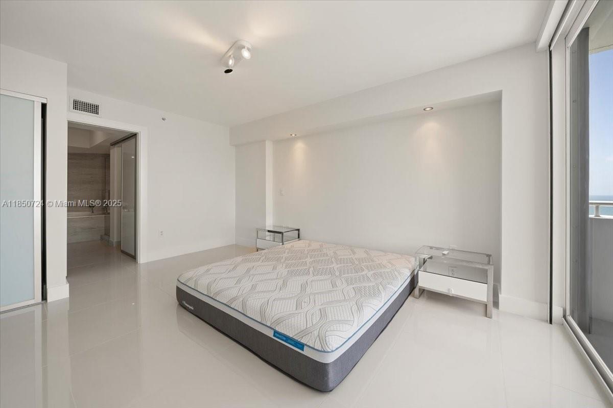 LA GORCE PALACE CONDO - Residential