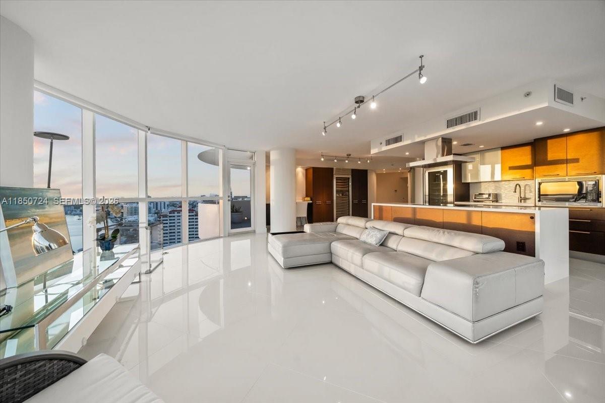 LA GORCE PALACE CONDO - Residential