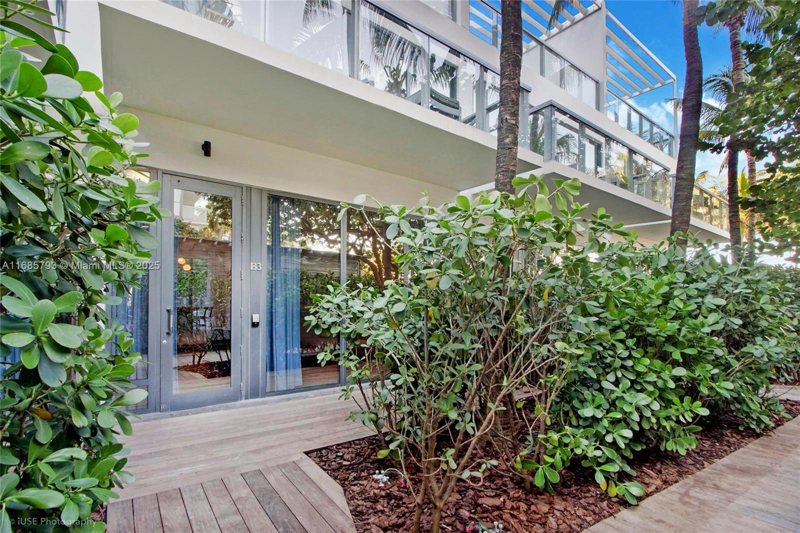 2201 COLLINS AVE CONDO - Residential