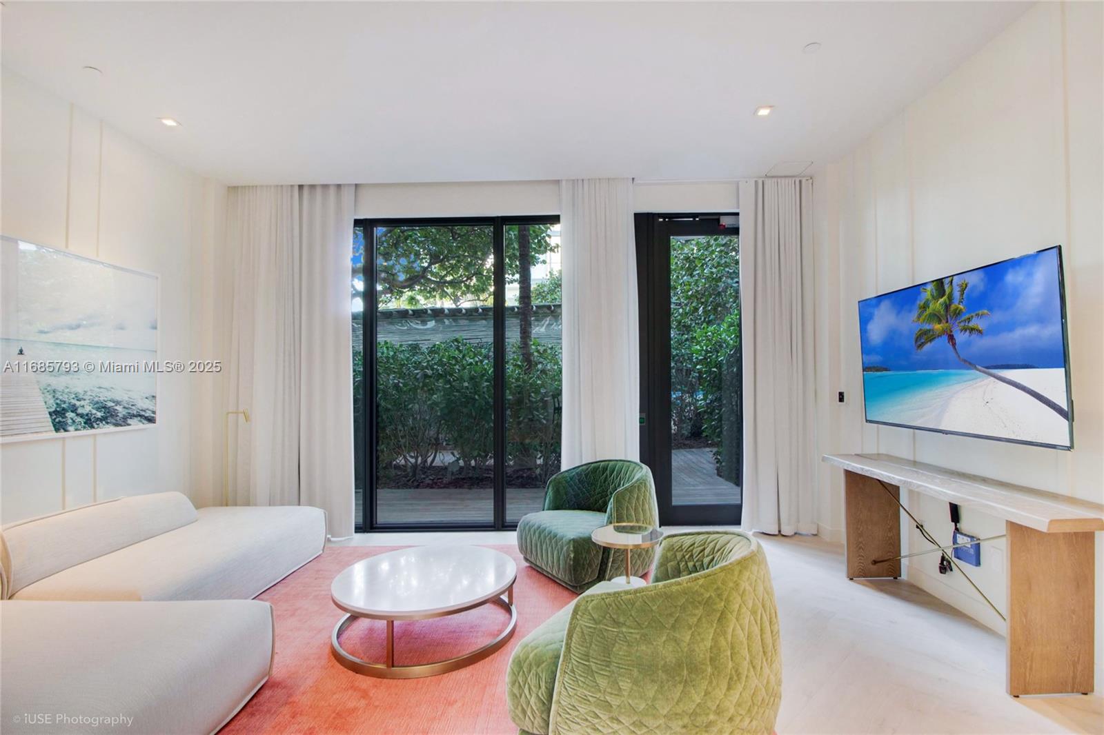 2201 COLLINS AVE CONDO - Residential