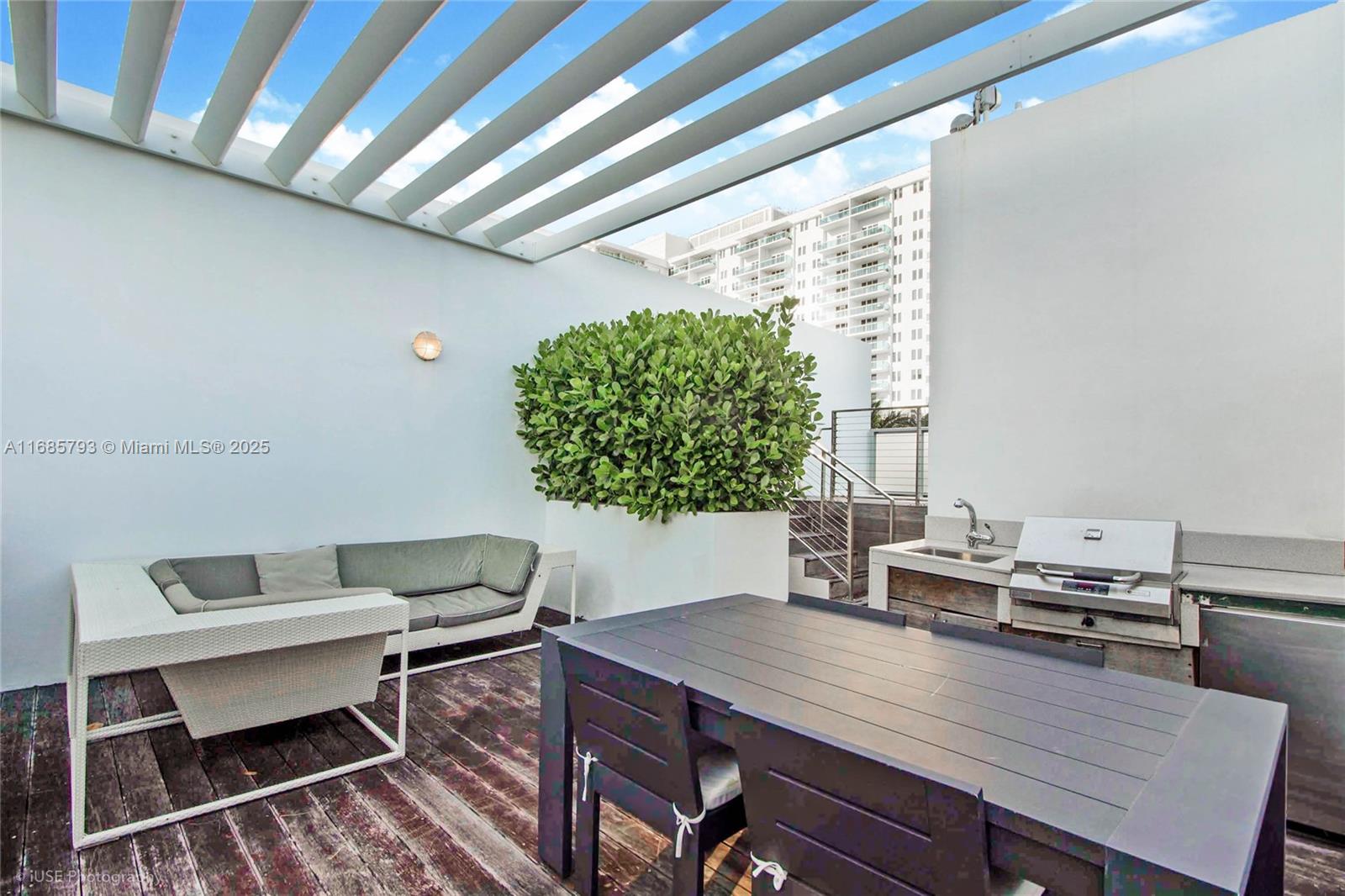 2201 COLLINS AVE CONDO - Residential
