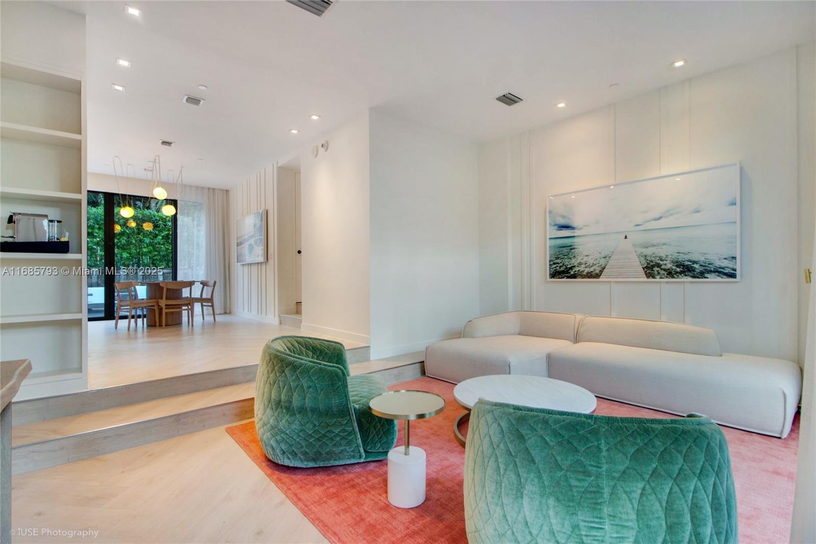 2201 COLLINS AVE CONDO - Residential