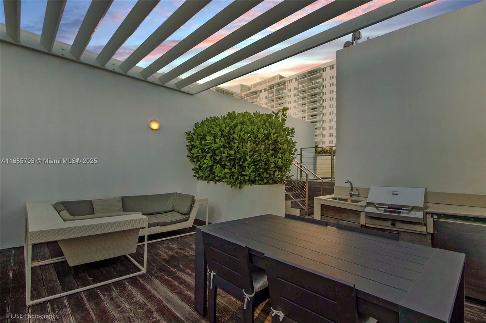 2201 COLLINS AVE CONDO - Residential