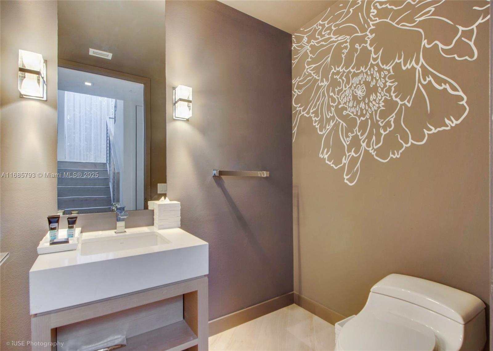 2201 COLLINS AVE CONDO - Residential