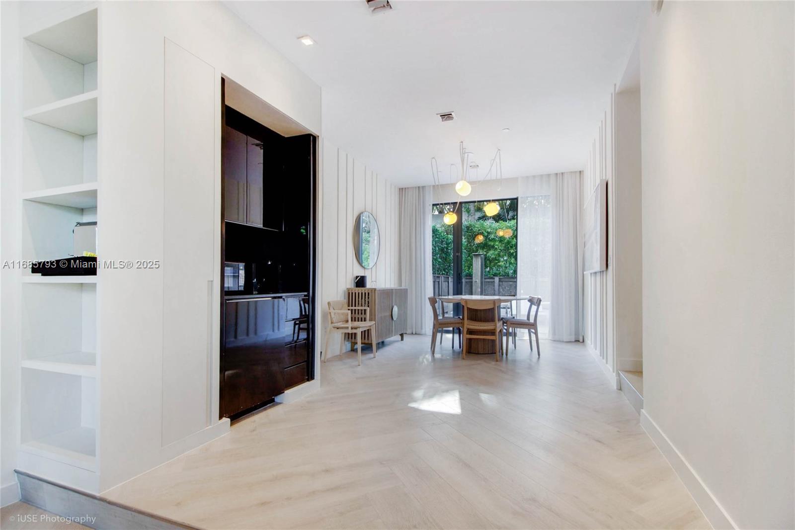 2201 COLLINS AVE CONDO - Residential