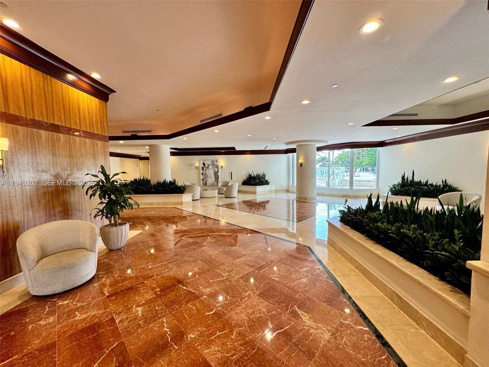 MIRAGE CONDO - Residential