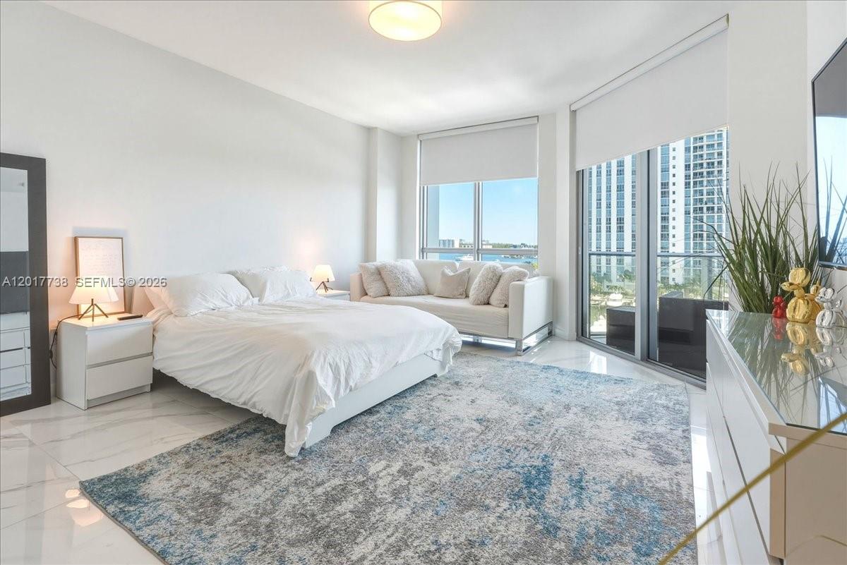 MARINA PALMS RESIDENCES N - Residential