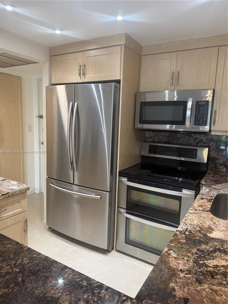 AVILA CONDO - Residential