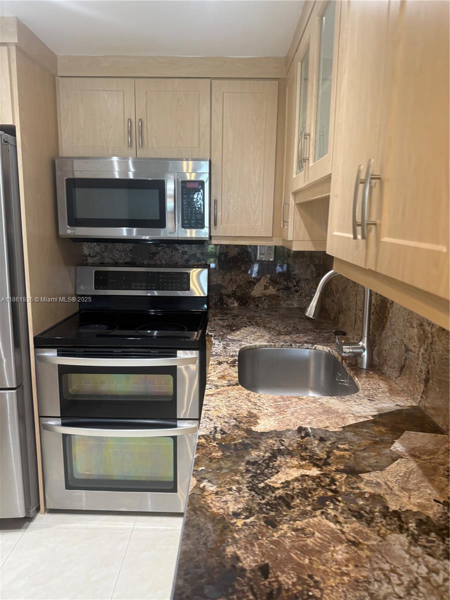 AVILA CONDO - Residential