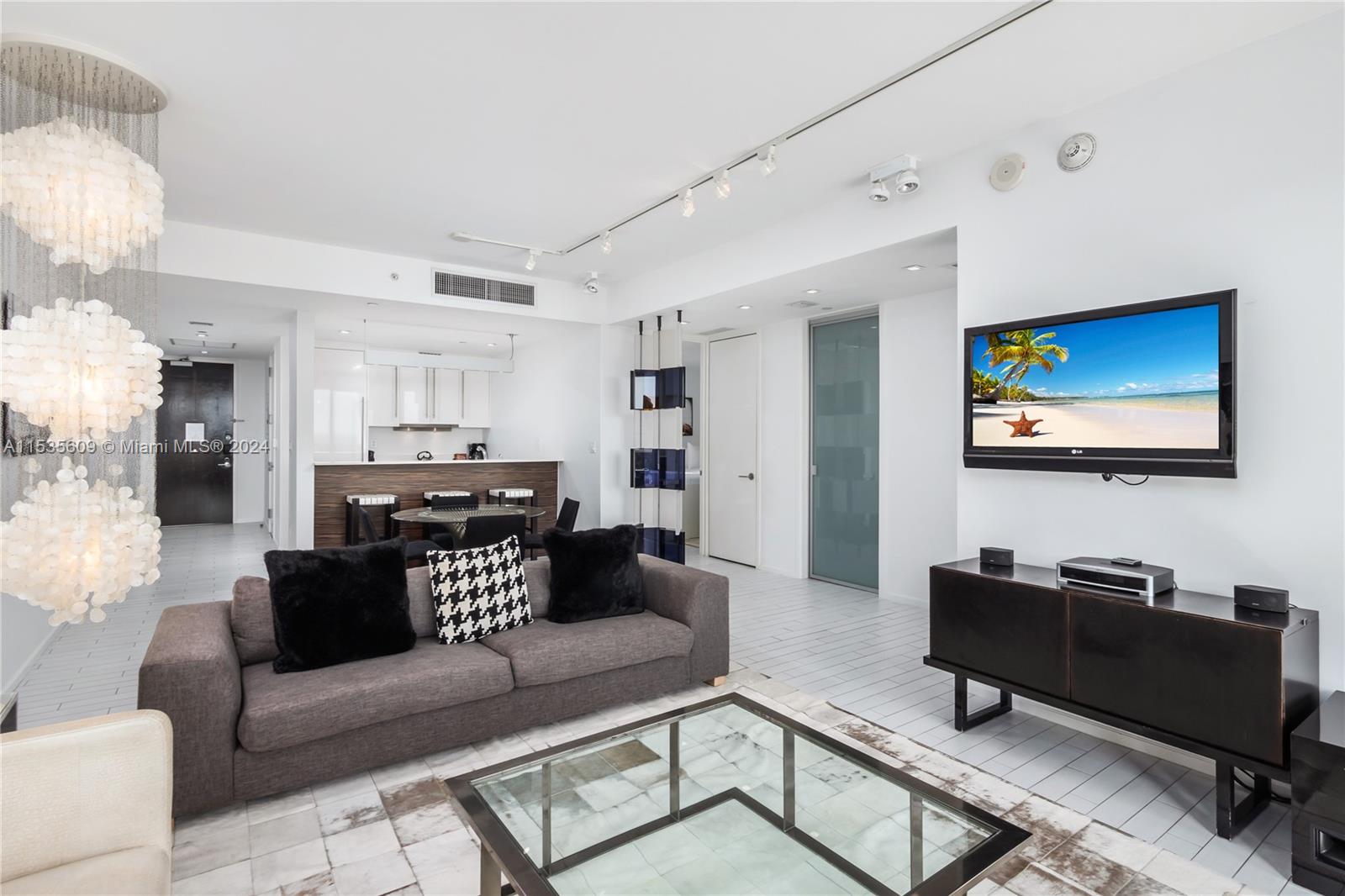 2201 COLLINS AVE CONDO - Residential