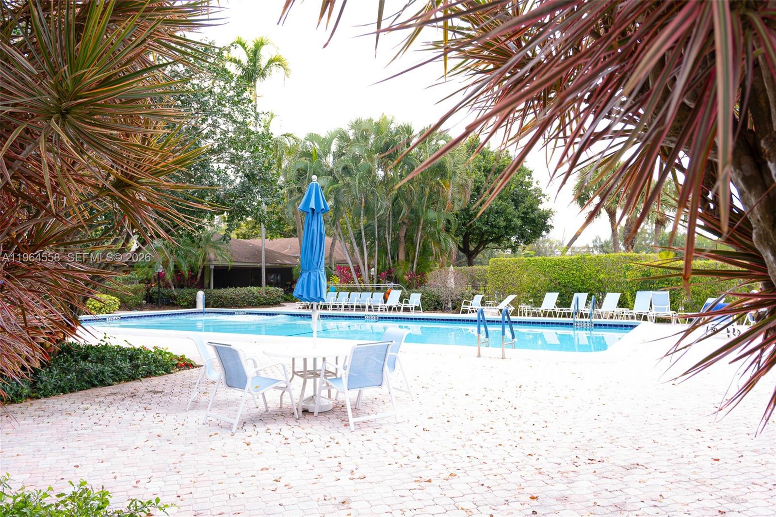 NO 40 PALM-AIRE COUNTRY C - Residential