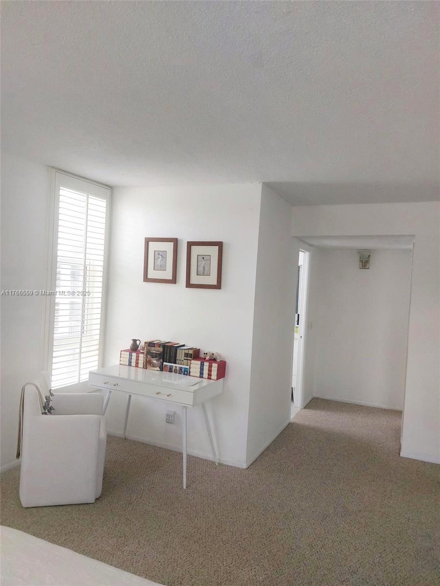 NO 16 PALM-AIRE COUNTRY C - Residential Lease