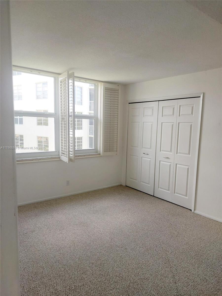 NO 16 PALM-AIRE COUNTRY C - Residential Lease