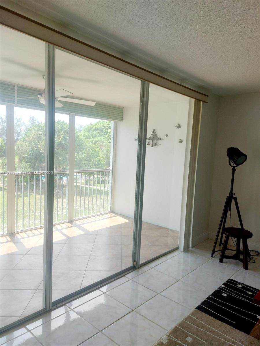 NO 16 PALM-AIRE COUNTRY C - Residential Lease