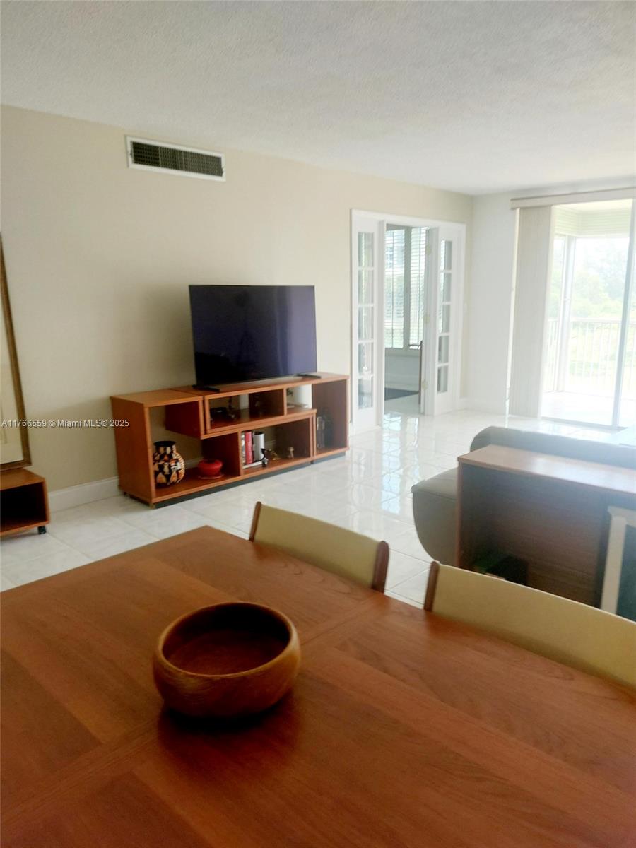 NO 16 PALM-AIRE COUNTRY C - Residential Lease