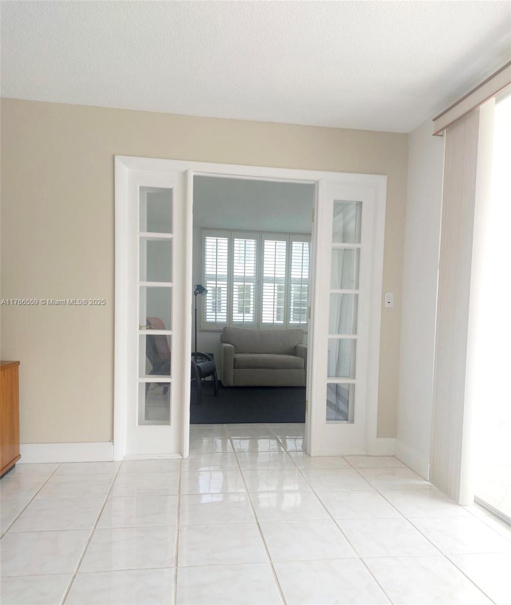 NO 16 PALM-AIRE COUNTRY C - Residential Lease