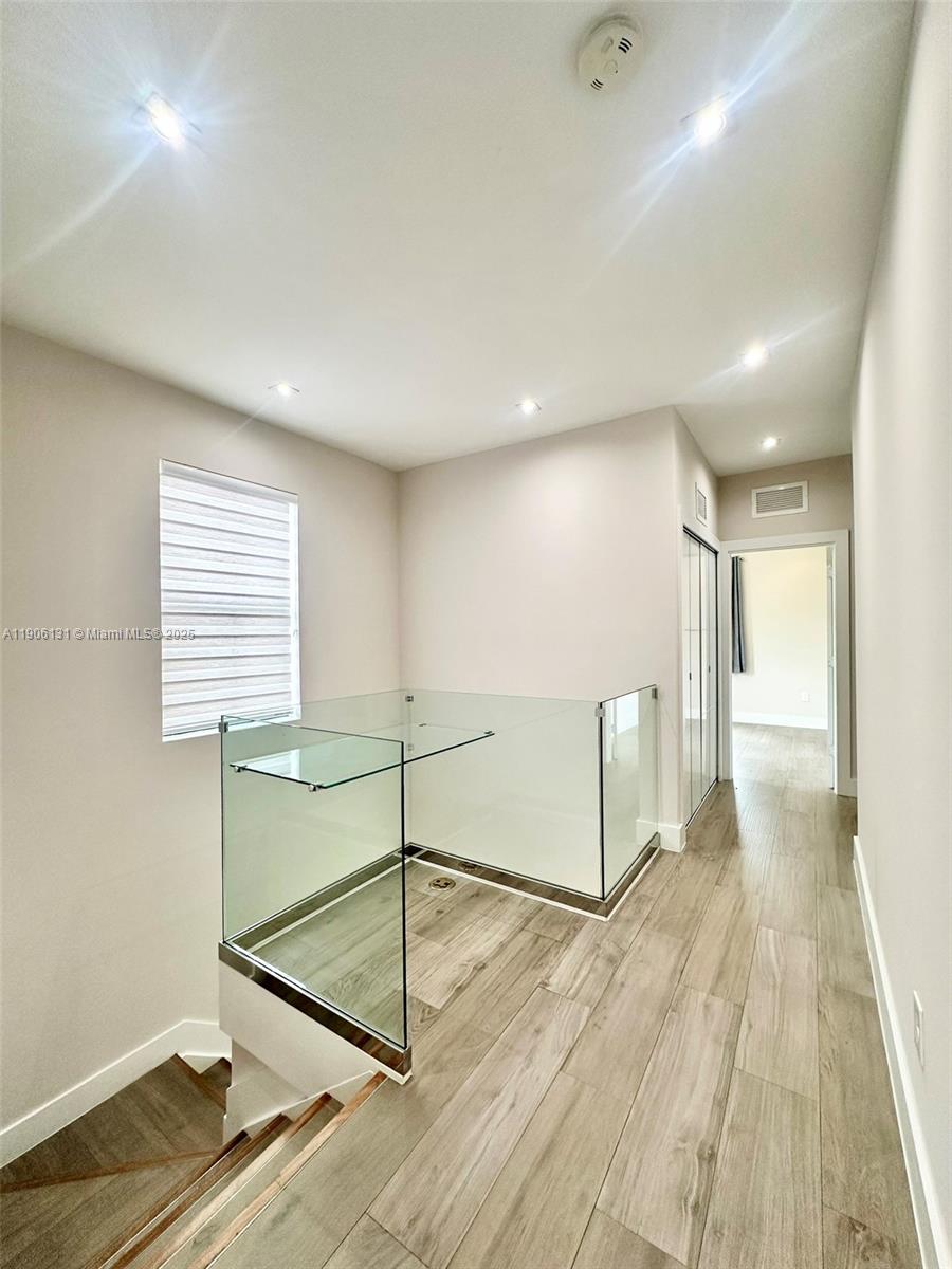 ST MORITZ ESTATES - Residential Lease