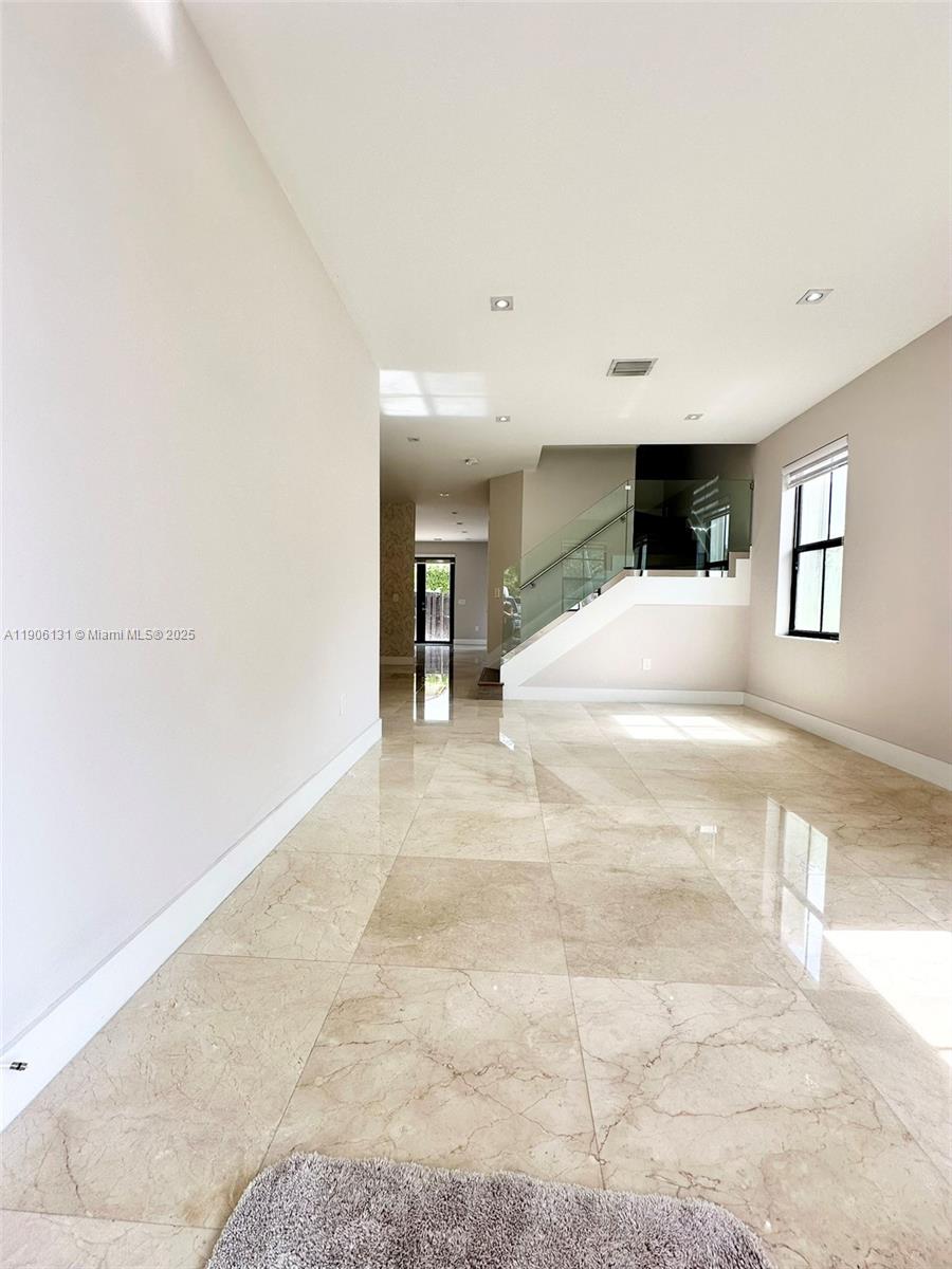 ST MORITZ ESTATES - Residential Lease