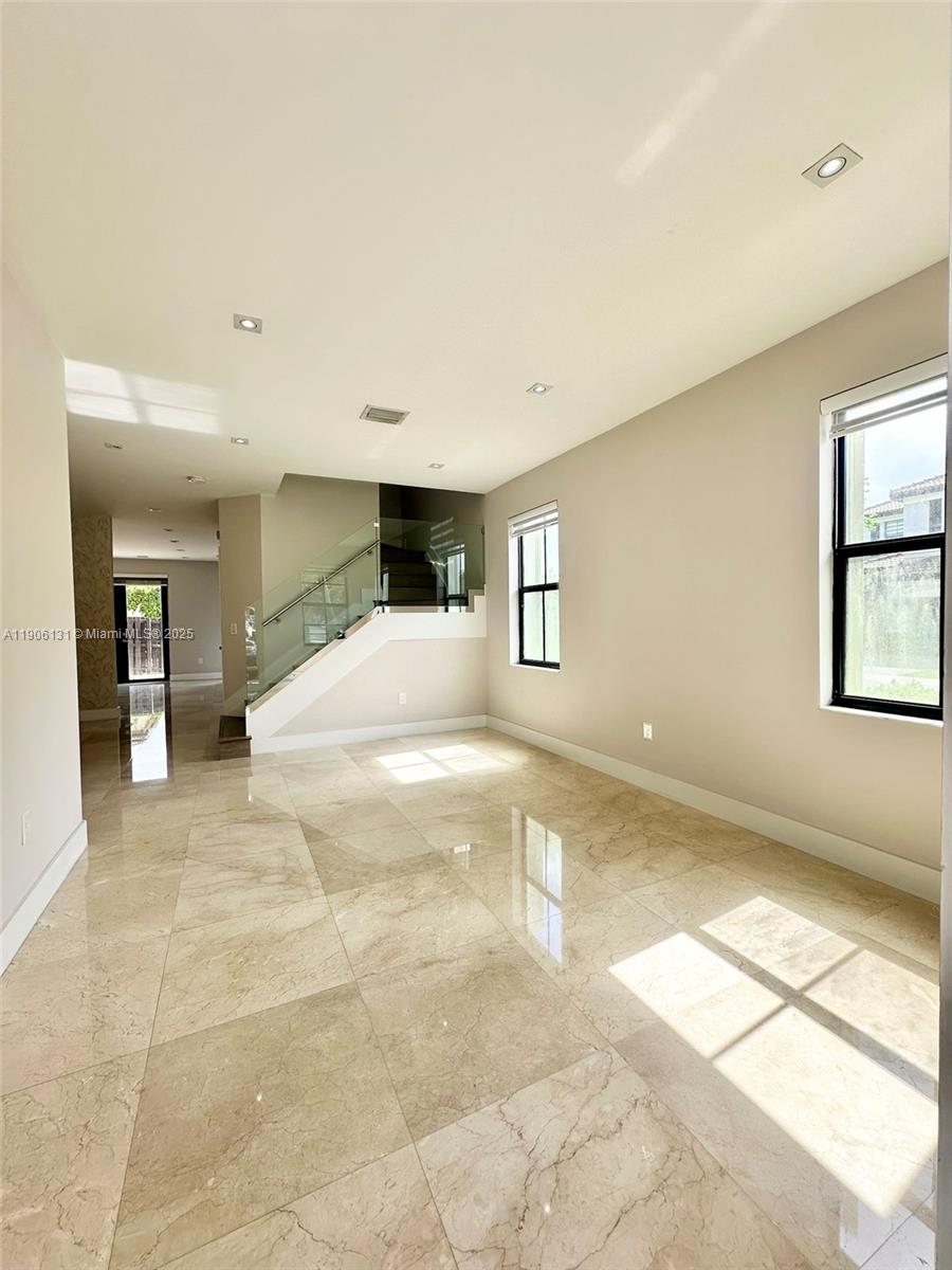 ST MORITZ ESTATES - Residential Lease