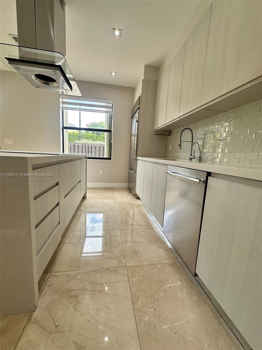 ST MORITZ ESTATES - Residential Lease