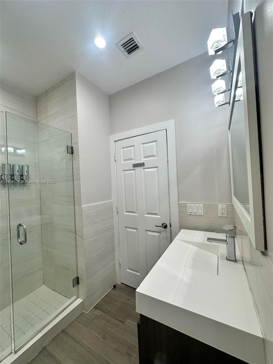 ST MORITZ ESTATES - Residential Lease