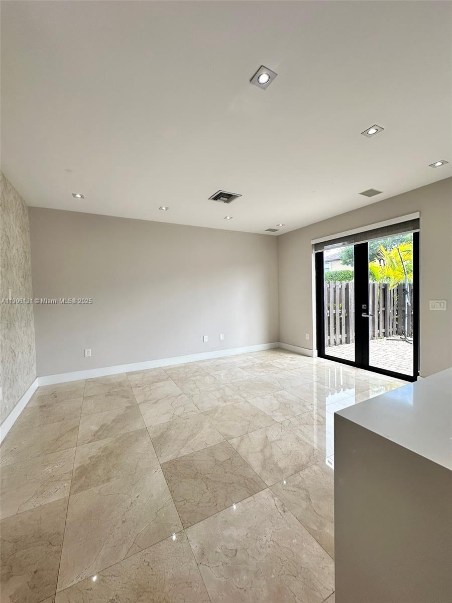 ST MORITZ ESTATES - Residential Lease