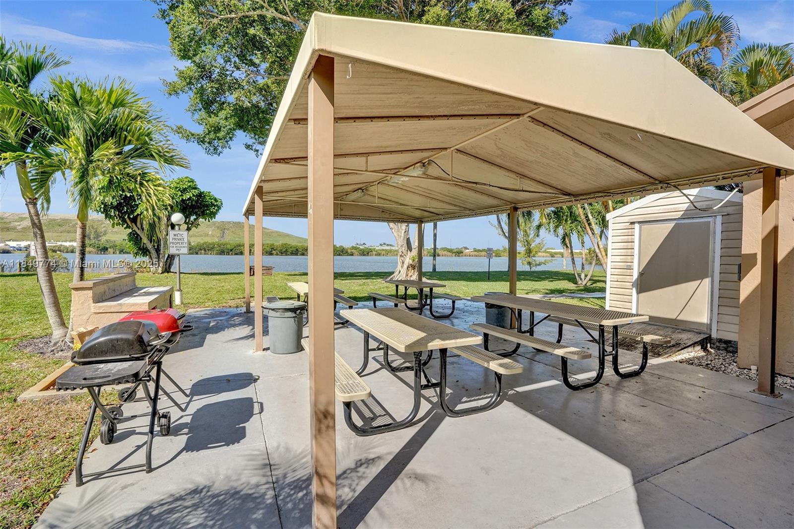 WATERS EDGE TOWERS CONDO - Residential