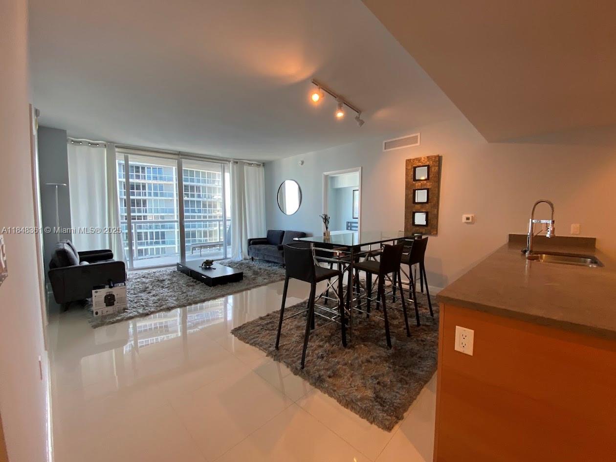 ICONBRICKELL CONDO NO 1 - Residential Lease