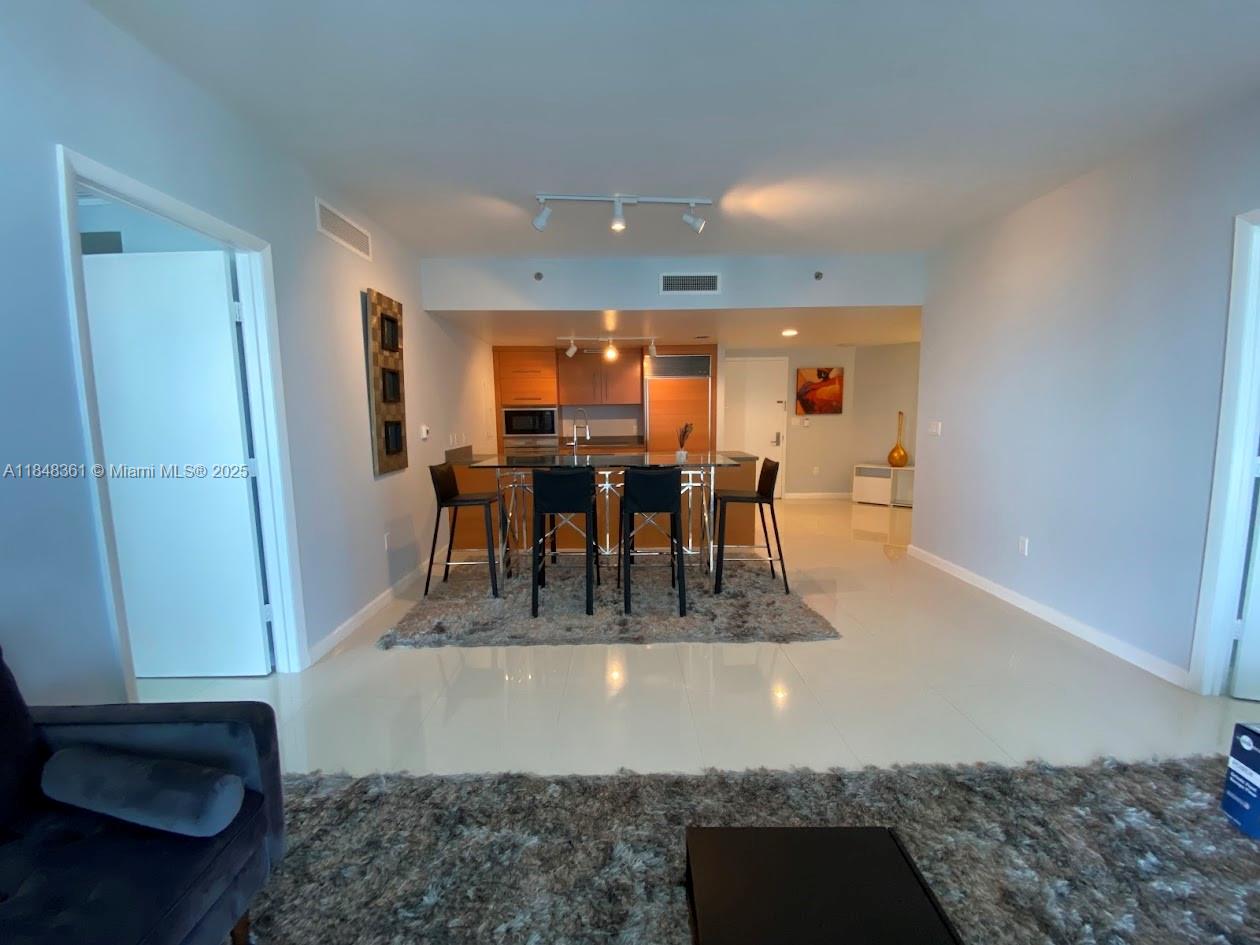 ICONBRICKELL CONDO NO 1 - Residential Lease