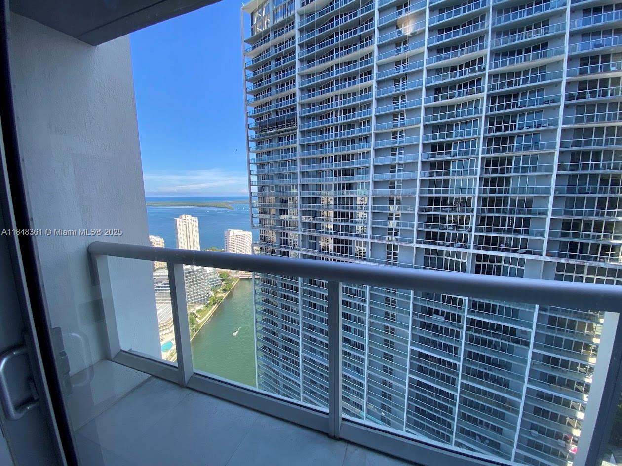 ICONBRICKELL CONDO NO 1 - Residential Lease