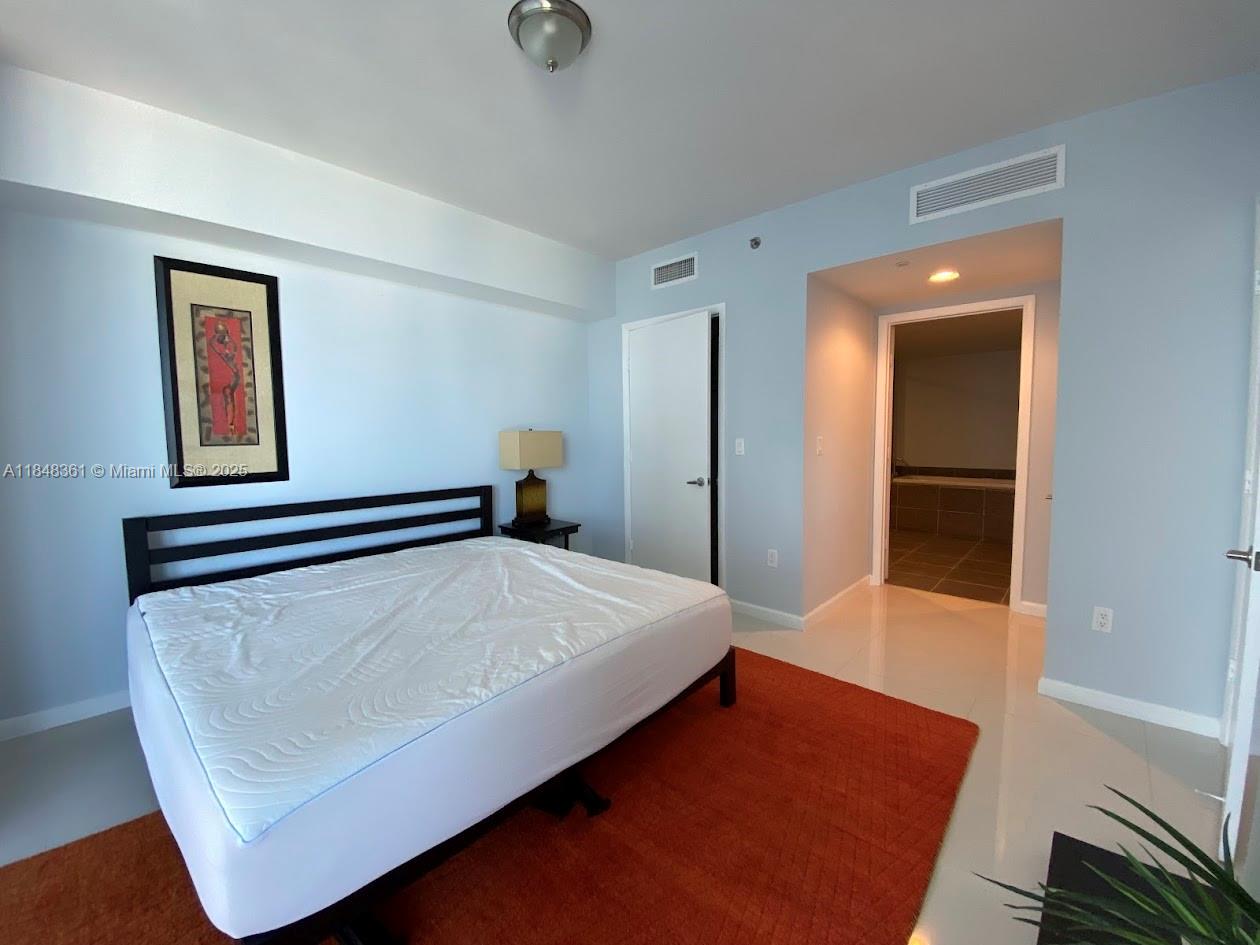 ICONBRICKELL CONDO NO 1 - Residential Lease