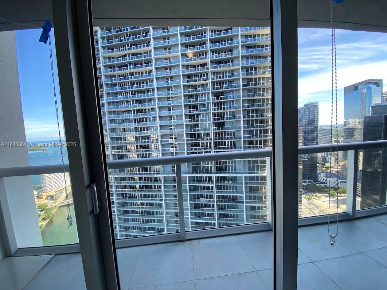 ICONBRICKELL CONDO NO 1 - Residential Lease