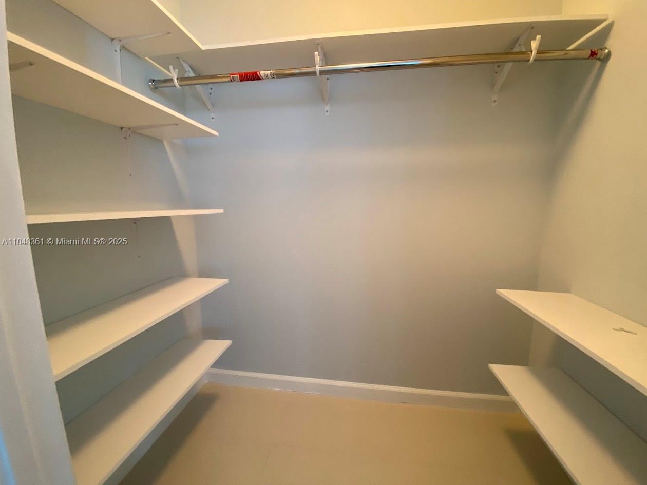 ICONBRICKELL CONDO NO 1 - Residential Lease