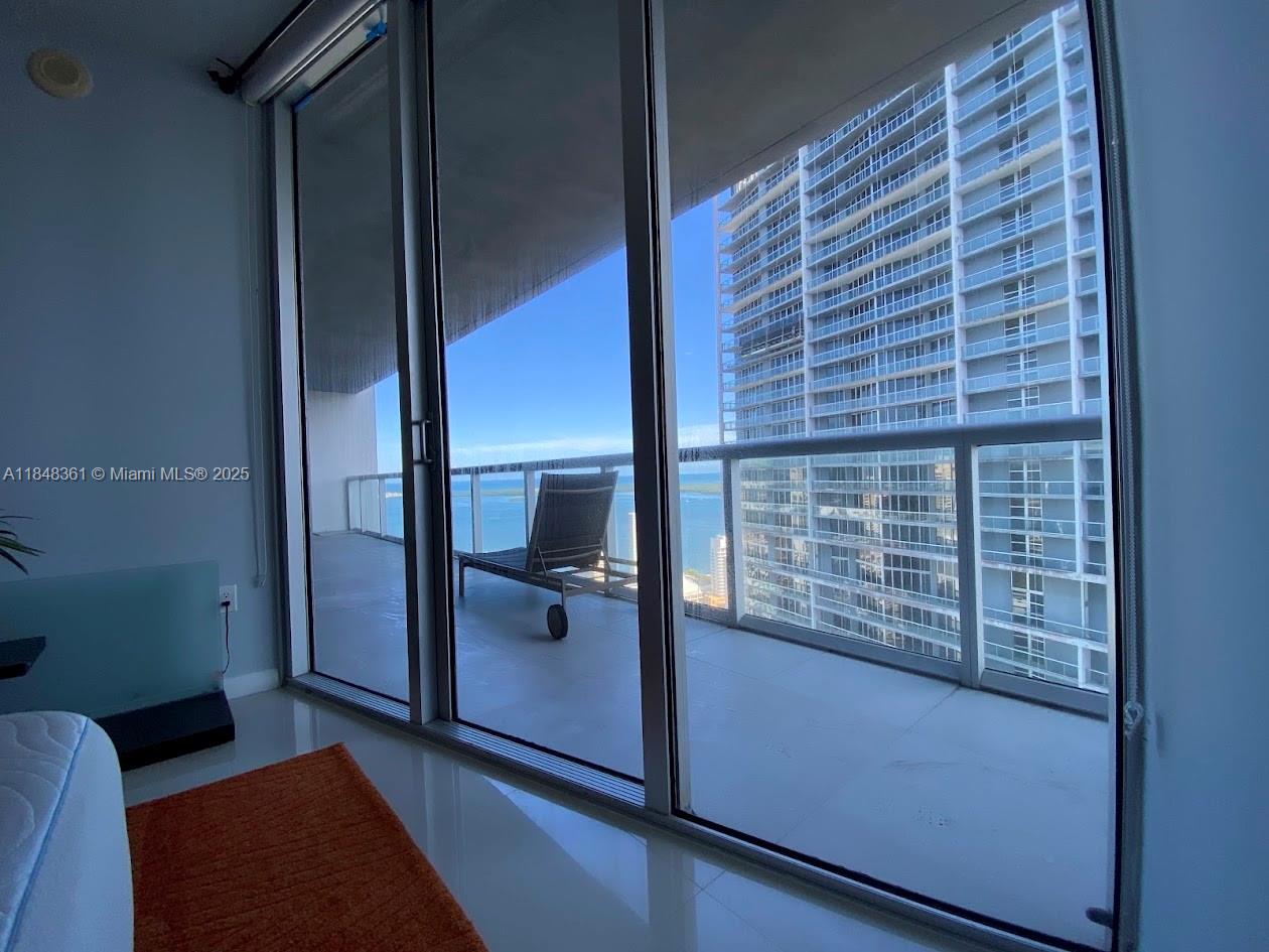 ICONBRICKELL CONDO NO 1 - Residential Lease