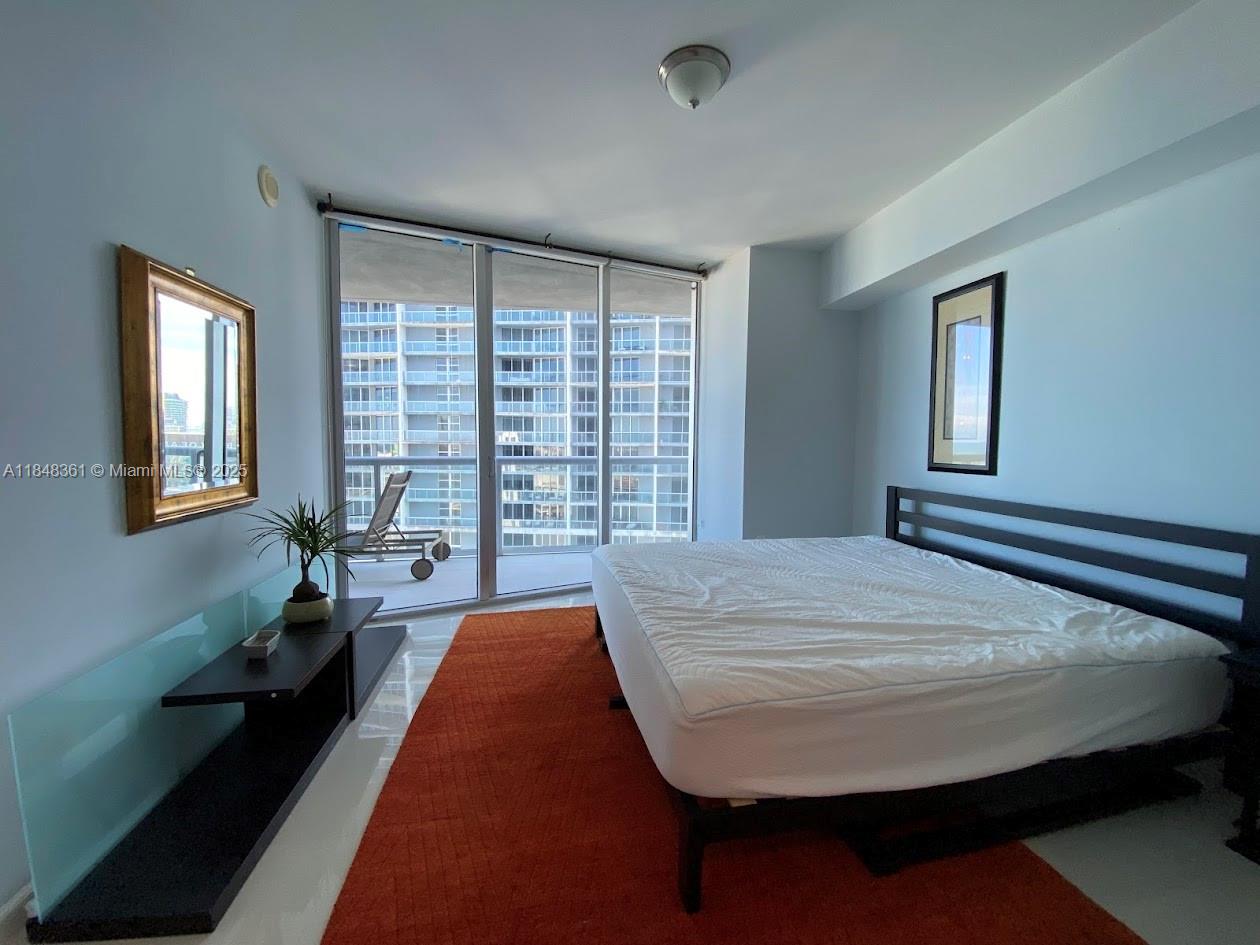 ICONBRICKELL CONDO NO 1 - Residential Lease