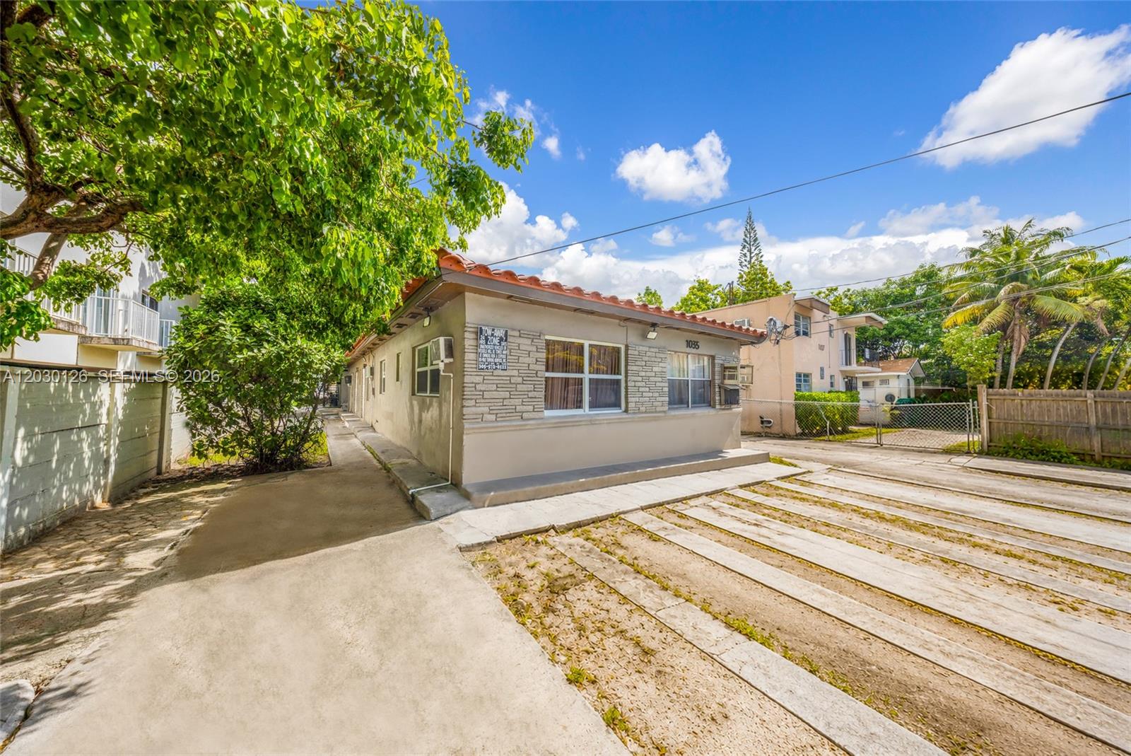 1035 NW 4th St
