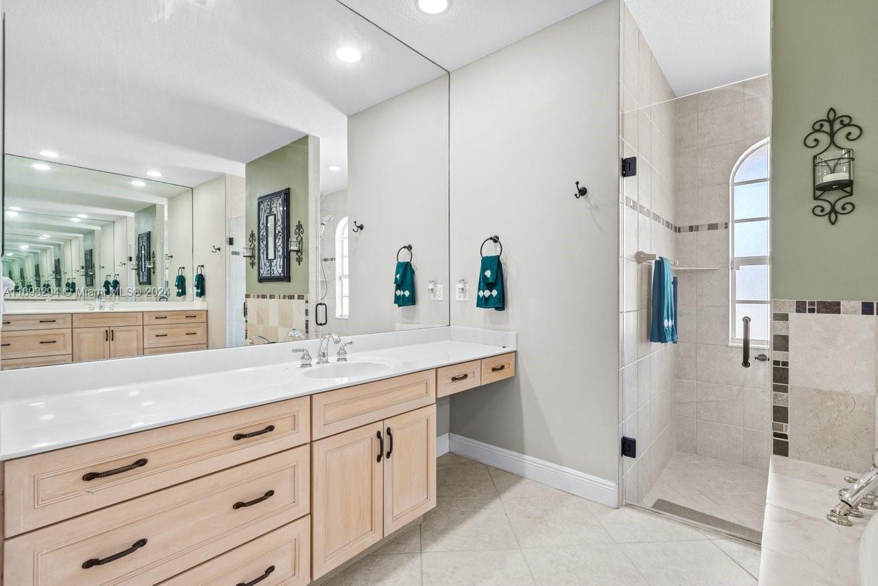 PARADISE PORT - Residential