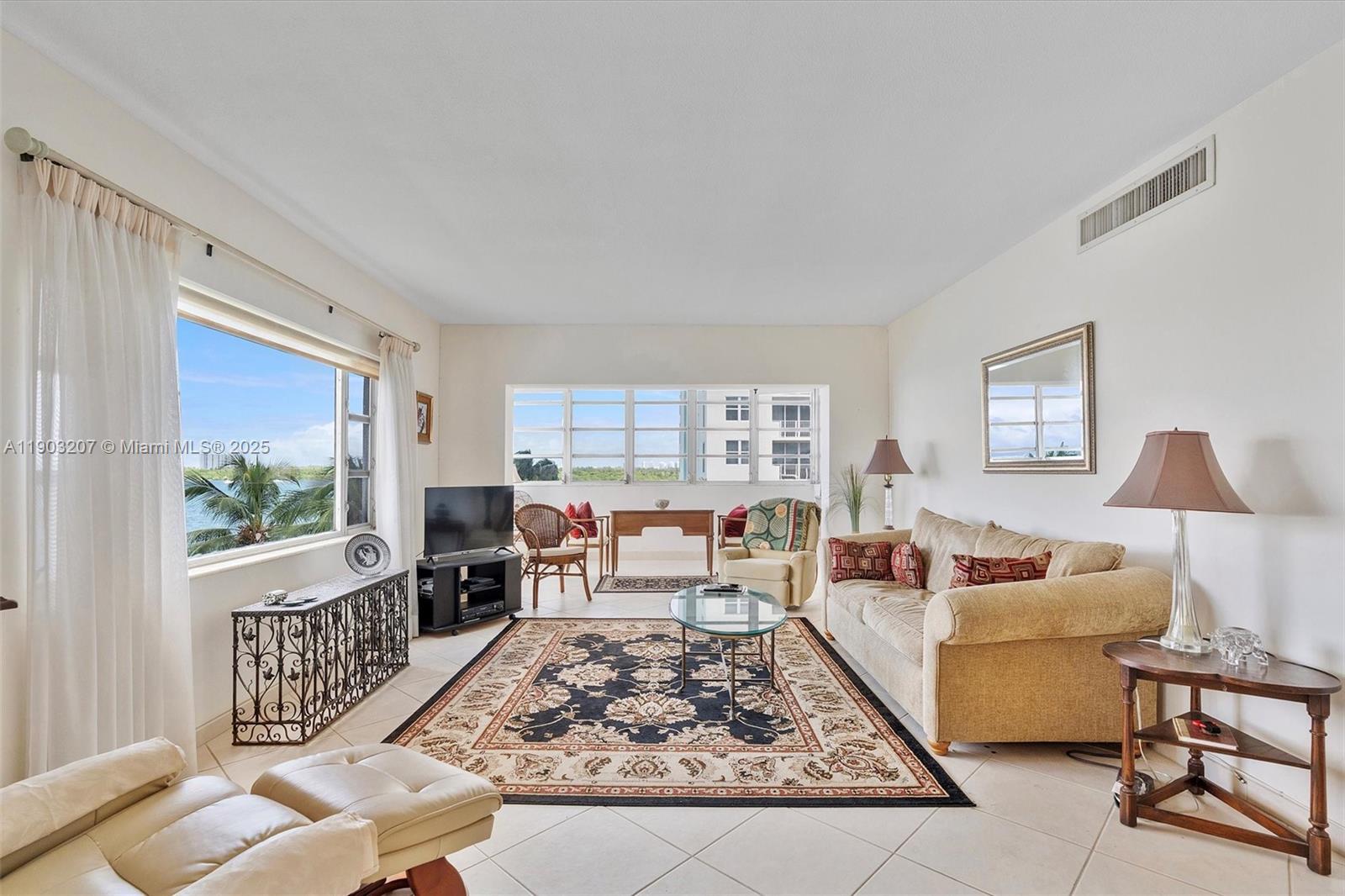 CORAL SEA TOWERS CO-OP - Residential