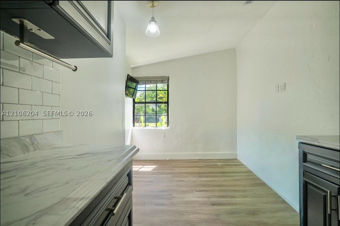 2121 SW 13th Ave Studio