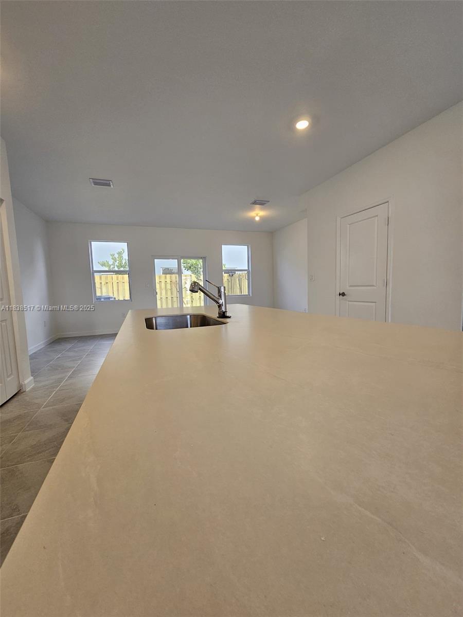 1148 SE 2 st 0