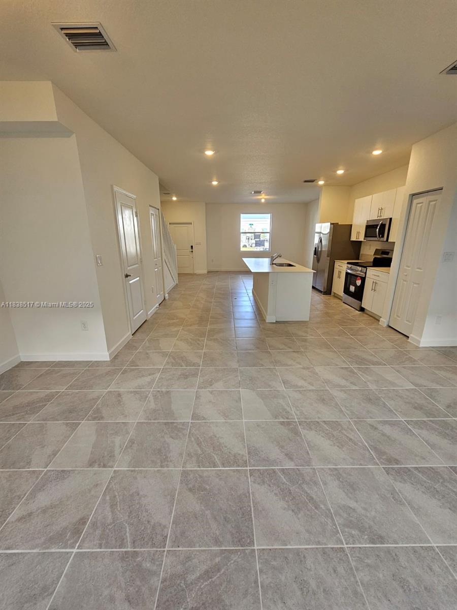 1148 SE 2 st 0