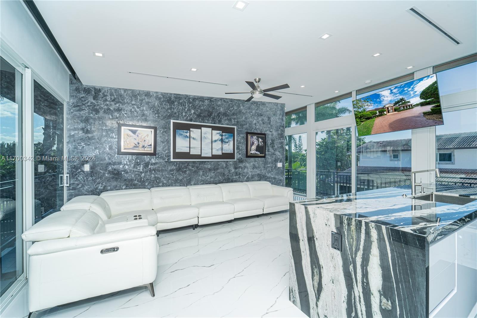 SWEETWATER ESTS SUB - Residential