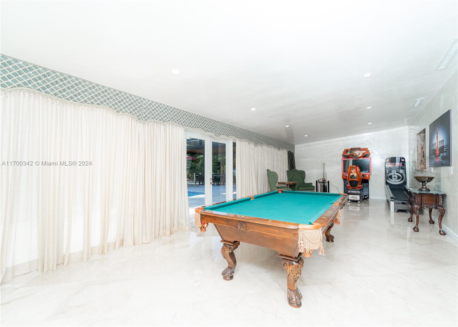 SWEETWATER ESTS SUB - Residential