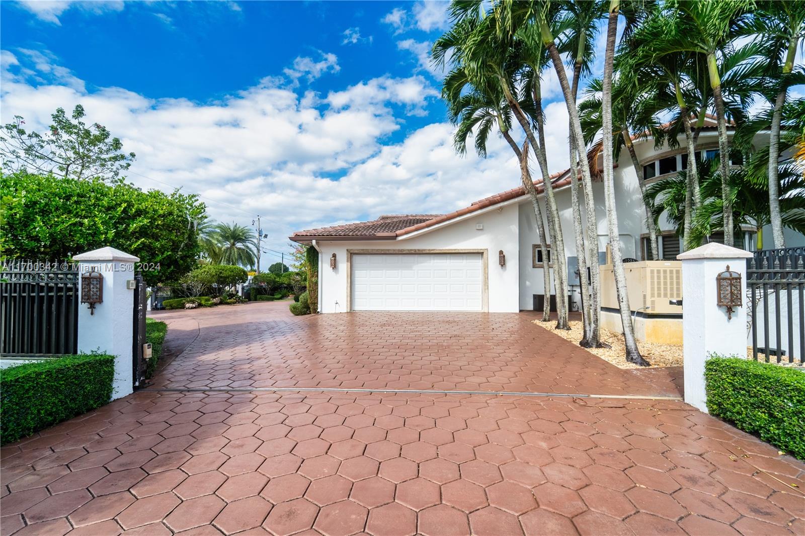 185 SW 130th Ave